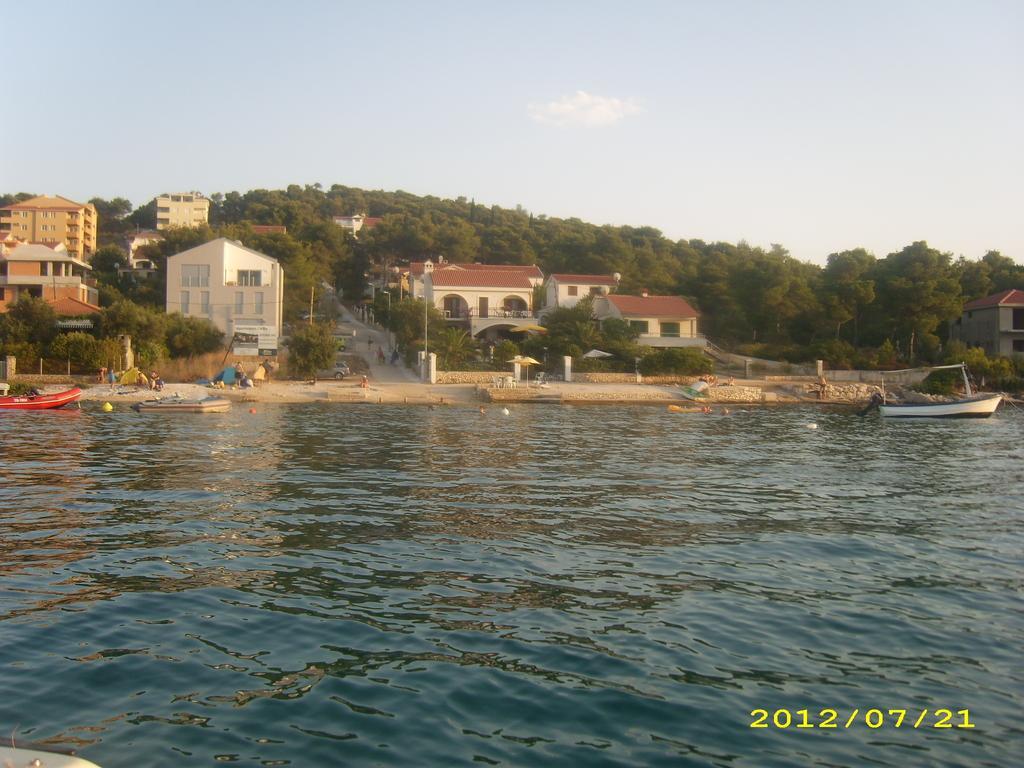 Apartments Oklopcic Traù Esterno foto